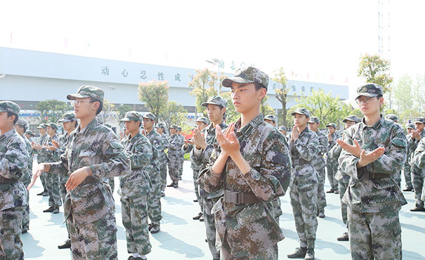 初中生不想上学家长怎么劝,听听青少年特训学校的思路