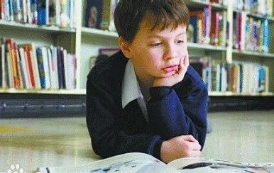高二的孩子早恋怎么办？孩子管教学校请家长