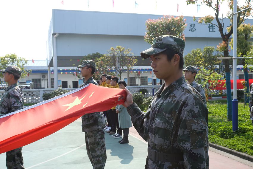 特训学校：孩子最讨厌父母的十种行为(图2)