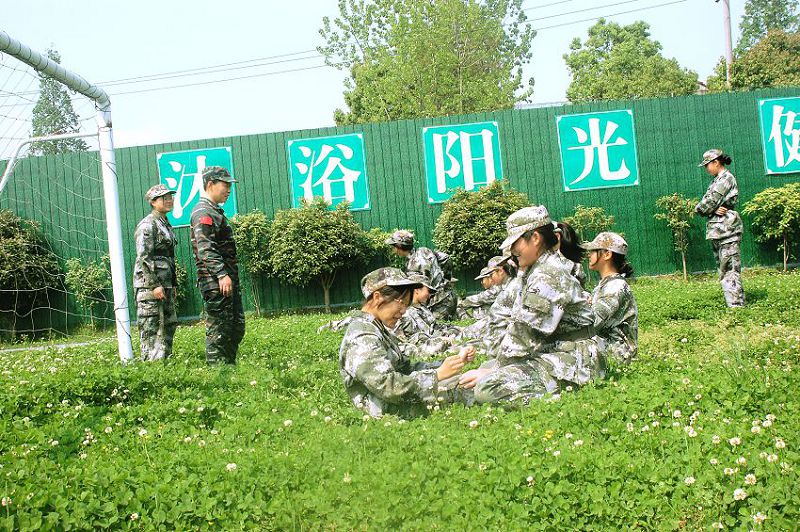 8-2106101159532C.jpg