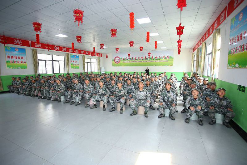 江苏徐州问题孩子学校如何教育叛逆少年？(图2)
