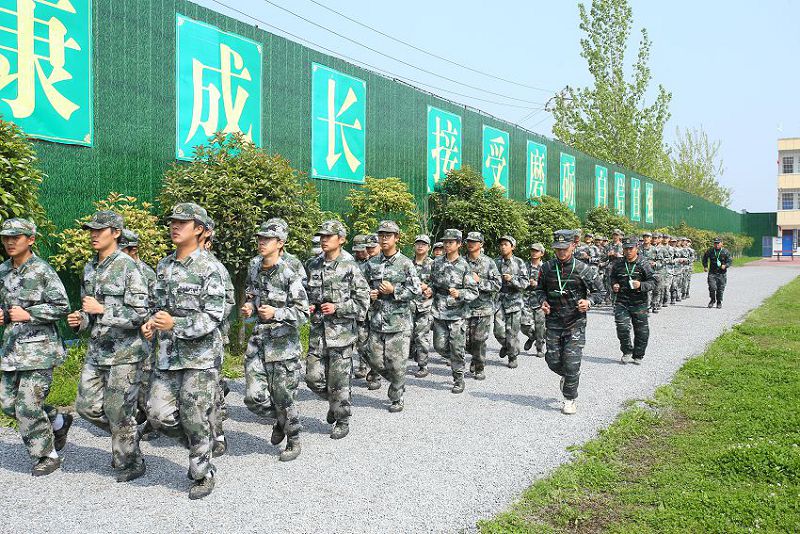 自律也难，成长也苦，但不历经风雨怎能见彩虹?