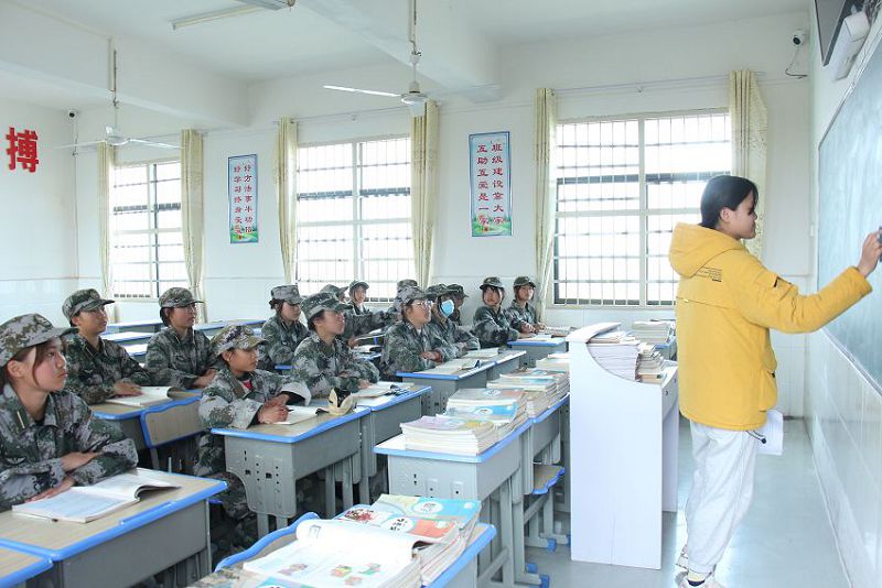 纵使困难重重也阻挡不了学生爱学习的热情(图1)