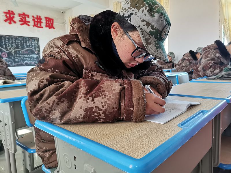 帮助学生辅导功课，让学生对学习产生兴趣   (图1)