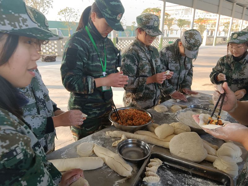 学校不能只注重学生的学习成绩