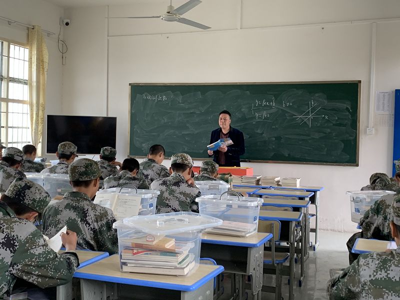 湖北襄阳全封闭式学校是什么样的？(图2)