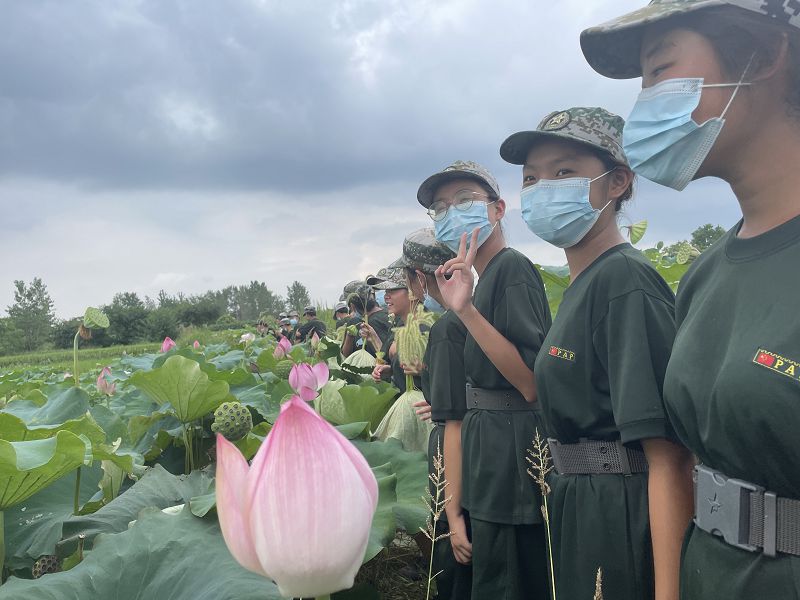 青春期女孩早恋怎样正确引导？