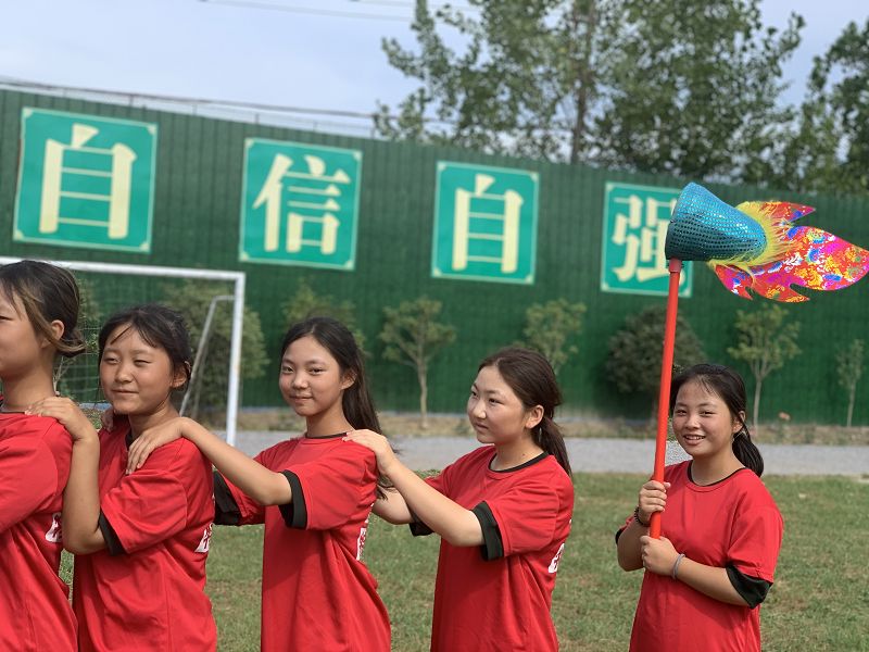 中学生早恋有什么危害？中学生早恋家长要怎么教育(图2)