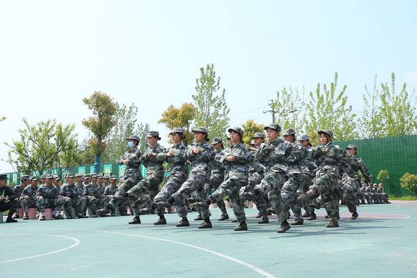 学校简介(图2)