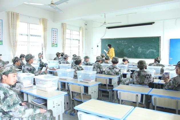 叛逆青少年教育学校浅谈叛逆期的家庭教育(图1)